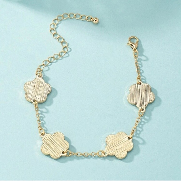 Rhinestone Flower Decor Bracelet - Picture 4 of 5